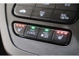 シートヒーター装備付き車!!座席に埋め込まれた電熱線によりシートを暖めることが出来る装備で、温められたシートは、寒い冬には最適です!!