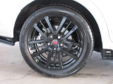 右後 アルミホイールは、カッコイイだけではなく、燃費にも影響するアイテムなんですよ!