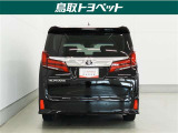 TOYOTA認定中古車とは 【1】まるごとクリーニング【2】車両検査証明書【3】ロングラン保証 この『3つの安心』をセットにした中古車のブランドになります。