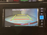 【バックカメラ】あると便利なバックカメラ装備!駐車時に後方がリアルタイム映像で確認できます。立体駐車場や夜間の車庫入れ時に大活躍!運転スキルに関わらず、今や必須となった装備ですね♪