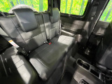 後部座席も気になるようなキズ・汚れやへたり等、大きなダメージはなく、良好な状態です。