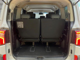 普段のお買い物や通勤、送迎等に十分な荷室スペースを確保しております。セカンドシートを倒すと、大きな荷物の積載も可能です♪