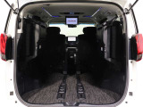 ミニバン最大級のスペース!ご家族、お友達とのキャンプやバーベキューほか、お仕事でも十分な容量が有ります!