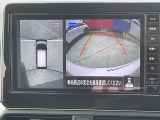 駐停車には便利なアラウンドビューモニター搭載。サイドモニターの切り替えも可能です。
