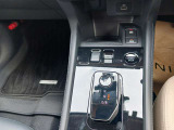 e-POWER専用シフトです。手首を軽く動かすだけで操作出来る、まったく新しい操作感です。