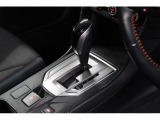 無段階変速機CVTを搭載。マニュアルモードも搭載しており、ハンドルの手元にありますパドルシフトで操作します。
