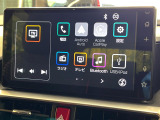 【9型ディスプレイオーディオ】お手持ちのスマートフォンとの連携で、ナビや音楽再生など各種アプリを使用可能。スマホに近い感覚でお使いいただけます♪