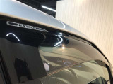 雨の日でも窓を開けたい時ってありますよね?サイドバイザーがついてると良いんですよ♪