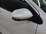 サイドターンランプ付きドアミラー。車両のドレスアップと右左折時の被視認性を兼ね備えたお洒落なミラーです。