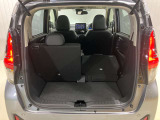 【ラゲッジルーム】後部座席を倒せば大きな荷物も積むことが出来ます!