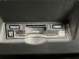 高速道路で便利な【ETC2.0】を装備しています。光ビーコン搭載で渋滞情報などナビゲーションと連動することで機能も充実いたします。他、観光施設に立ち寄るための高速料金割引サービス等もございます。