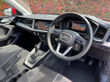 Audiのインテリアはエクステリア同様、優れたデザイン性とクオリティ、そして機能性を兼ね備えております。
