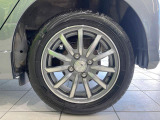 【14インチアルミホイール】外観にマッチしたアルミホイールを装着しております。各種アルミホイールや、スタッドレスタイヤも取扱いしております。是非ご相談くださ