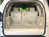 普段のお買い物や通勤、送迎等に十分な荷室スペースを確保しております。セカンドシートを倒すと、大きな荷物の積載も可能です♪
