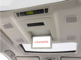 【電動後席モニター】プレミアムサウンド専用!電動開閉後席フリップダウンモニターです。5.1chサウンド、18スピーカーの専用音響システムとなり、人気の装備になります。