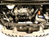 【エンジンルーム】・・・内外装だけでなくこちらもクリーニング済み。 納車までにもう1度しっかり点検いたしますので、安心してお乗りいただけると思います。