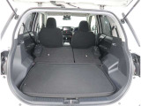 【トランクルーム】荷室の広さも十分です!シートアレンジでシートを畳めば長い荷物だって積めますね。シートアレンジの操作方法など、お気軽にご相談下さい。