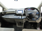 Honda車が初めての方にも扱いやすく分かりやすいインパネ周りと各種スイッチ類です。