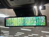 【デジタルインナーミラー】後席の大きな荷物や同乗者で後方が確認しづらい時でも安心!カメラが撮影した車両後方の映像をルームミラー内に表示。クリアな視界で状況の確認が可能です!