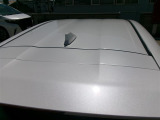 ルーフは目立つキズやへこみなどはない状態です。