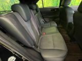 後部座席も気になるようなキズ・汚れやへたり等、大きなダメージはなく、良好な状態です。