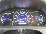 とっても見やすいメーターです。夜間時はラグジュアリーな気分にさせてくれる照明が魅力ですので、夜のドライブも楽しみになりますよ♪
