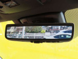 デジタルインナーミラー!バックドアに装着されたカメラにより、荷物をたくさん積んでいても後方が良く見えます!