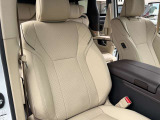 運転席・プレミアムナッパーレザーシート(ベージュレザー)・メモリー付きパワーシート・シートベンチレーション(Hot&Cool)
