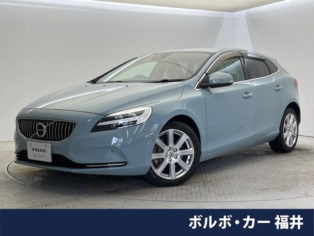 ボルボ V40 