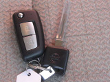 リモートコントロール エントリーシステム(キー1個、スペアキー1個)。ポケットやカバンに鍵を入れたままのロック開閉ができます!
