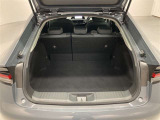 広々としたラゲージスペースを備えています。
