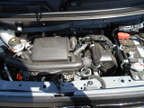 キレイなエンジンルームです。