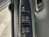 【パワーウインドウ】運転席のスイッチで、各席の窓ガラスの開閉ができます!あると便利ですよね!
