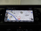 ナビゲーションももちろん装備。多彩な機能で快適ドライブをアシスト。オーディオ機能も充実していますね。
