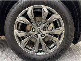 「トヨタ純正アルミホイール」を装着!純正なので車のデザインともマッチしています。高級感やスポーティーさを際立たせてくれます。