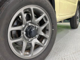 【純正16インチアルミホイール】外観にマッチした純正アルミホイールを装着しております。各種社外アルミホイールや、スタッドレスタイヤも取扱いしております。是非ご相談ください♪