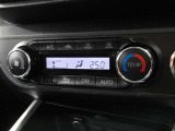 車内の温度管理に便利なオートエアコン☆