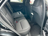 後席のレイアウトも手を抜く事なく装飾が充実したマツダ車です。