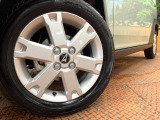 【純正16インチアルミホイール】外観にマッチした純正アルミホイールを装着しております。各種社外アルミホイールや、スタッドレスタイヤも取扱いしております。是非ご相談ください♪