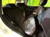 後部座席も気になるようなキズ・汚れやへたり等、大きなダメージはなく、良好な状態です。