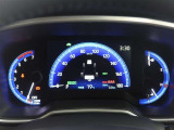 とっても見やすいメーターです。夜間時はラグジュアリーな気分にさせてくれる照明が魅力ですので、夜のドライブも楽しみになりますよ♪