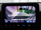 バックも安心のリアカメラ付いています。リアカメラがあると、いつでも安全にバックできますね。死角も減ります。3ビュー切り替え、ガイド線表示なので便利です。