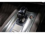 扱いやすい位置に配置されたフロアオートマチックです☆CVTを採用で滑らかでスムーズな走りが楽しめますよ♪