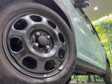 【純正15インチアルミホイール】外観にマッチした純正アルミホイールを装着しております。各種社外アルミホイールや、スタッドレスタイヤも取扱いしております。是非ご相談ください♪