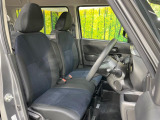 運転席シート廻りは使用感も少なく、良好な状態となっています。前オーナー様が丁寧に使っていたことがよくわかりますね。