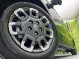 【純正15インチアルミホイール】外観にマッチした純正アルミホイールを装着しております。各種社外アルミホイールや、スタッドレスタイヤも取扱いしております。是非ご相談ください♪