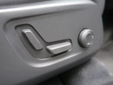 【パワーシート】スイッチ一つで簡単にシート位置の微調整が可能!電動だから力もいりません!自分に最適なシートポジションにセットして、快適なドライブをお楽しみください。