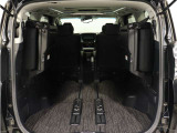 ミニバン最大級のスペース!ご家族、お友達とのキャンプやバーベキューほか、お仕事でも十分な容量が有ります!