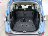 広々としたラゲージスペースを備えています。大きなものや長さのある荷物もしっかりと積み込めます。