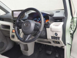 インパネまわりの画像です!ハンドルやシ-トなども隅々まで プロのよるクリ-ニング済みです!
